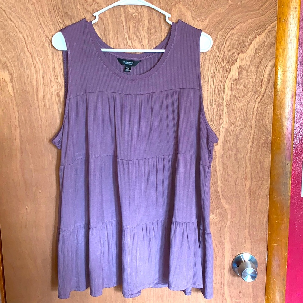 New without tags beautiful Vera wang tiered tank top.